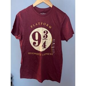 Harry Potter Platform 9 3/4 Hogwarts Express Graphic T Shirt Burgundy Size Small